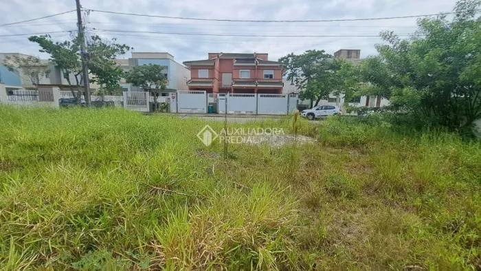 Terreno à venda em Ribeirão da Ilha