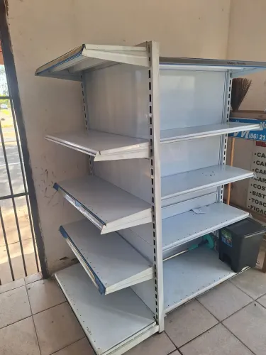 Estante comercial