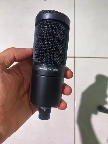 Microfone at2020