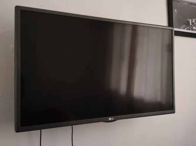 Televisão LG de 32 polegadas com controle