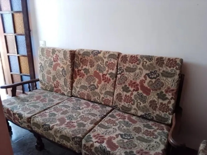 SOFÁ MACIÇO EM MOGNO