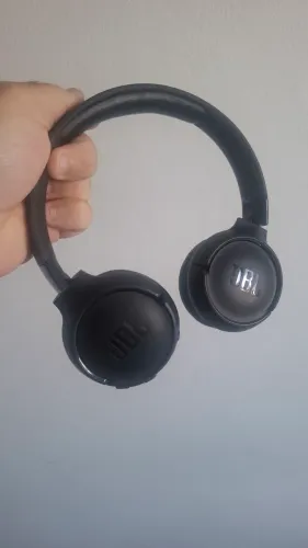 Fone JBL 520BT.