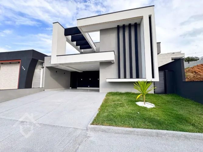 Casa Térrea à Venda no Condomínio Reserva do Vale em Caçapava - SP