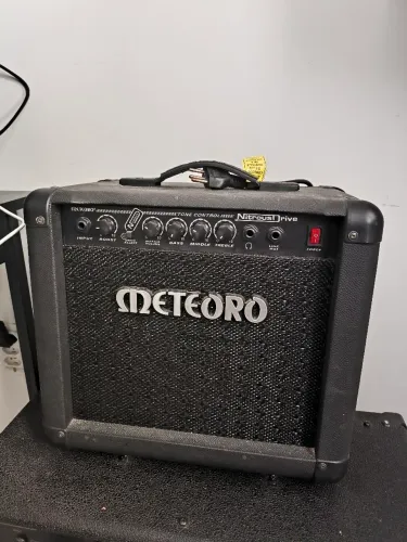 Amplificador Meteoro Nitrous Drive 15w