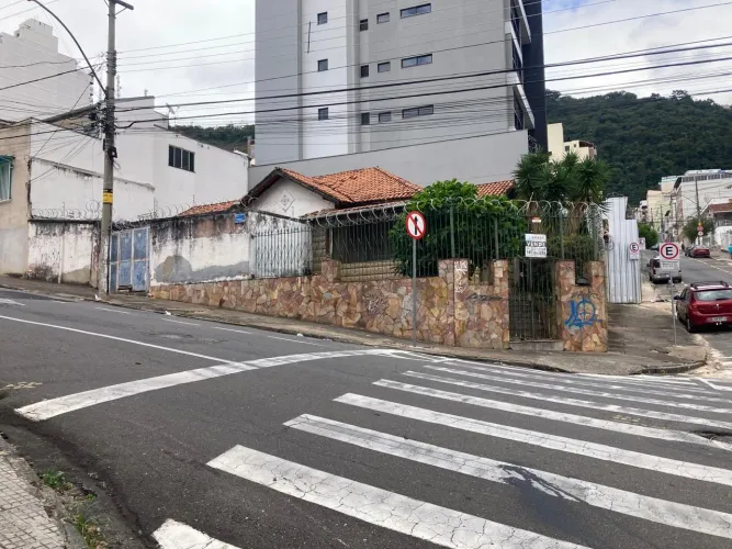 Terreno de Esquina à Venda no Santa Helena Excelente Oportunidade para Investimento Imobi