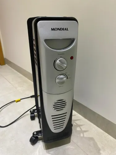 Vendo Aquecedor a Óleo Mondial 1500W, 110V | Preto/Prata