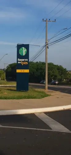 TERRENO NO RESERVA DOS IPÊS EM BOITUVA COM 215,47M²