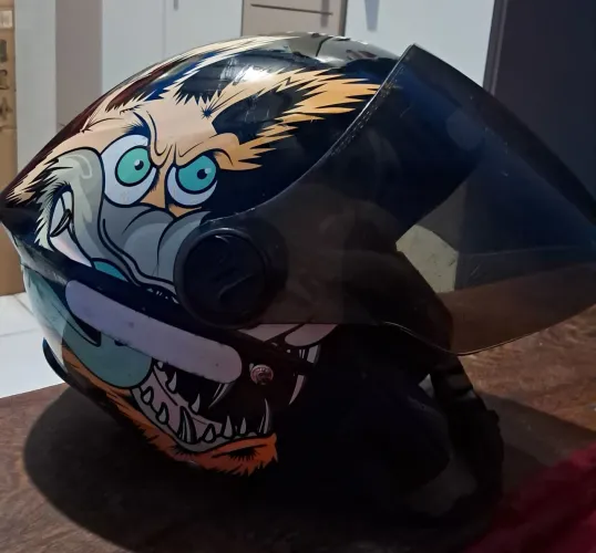 Vende- se capacete quebra galho