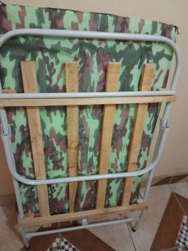 Cama dobrável articulada