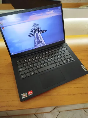 Notebook Lenovo v14 Ryzen 5 7520u 8gb ram SSD e Radeon