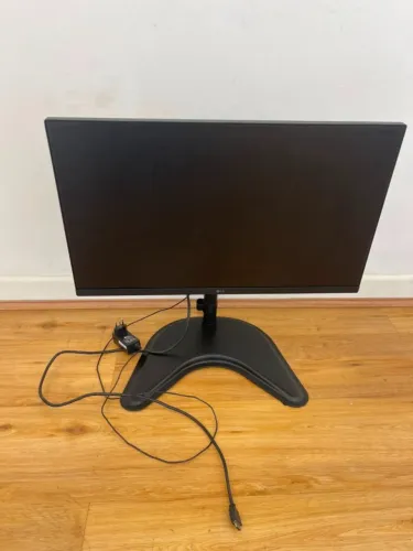 Monitor com suporte