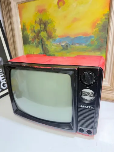 Televisão antiga sankey para decoração 