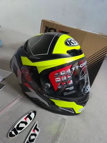 Capacete KYT TT-Course