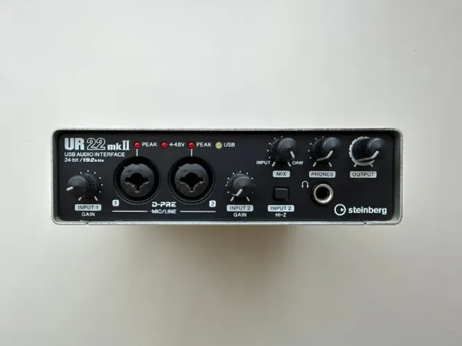 Interface de Áudio Steinberg UR22 mkII com Pré-amps Yamaha