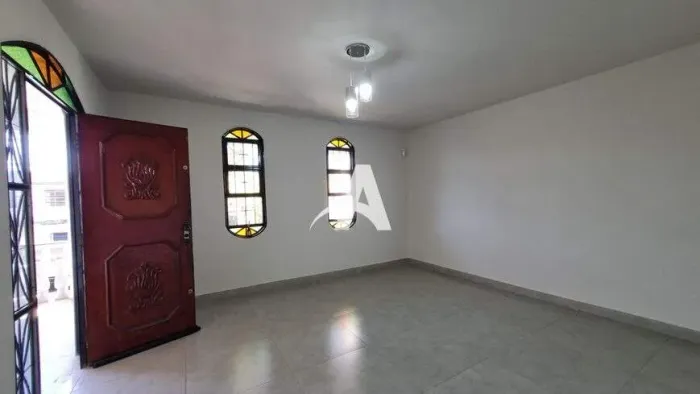 Casa para aluguel, 4 quartos, 1 suíte, 4 vagas, Brasil - Uberlândia/MG