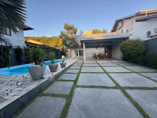 Sobrado RESIDENCIAL em JOINVILLE - SC, SAGUAÇU
