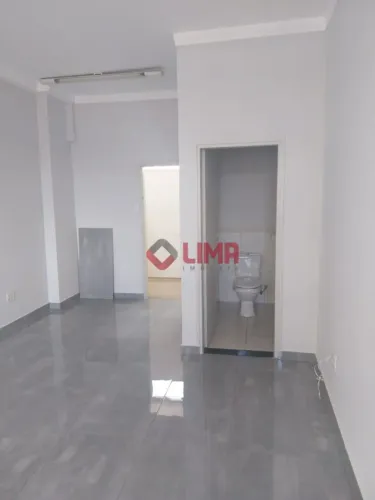 EXCELENTE SALA COMERCIAL NO EDIFÍCIO PIONEIRO - BAURU / SP