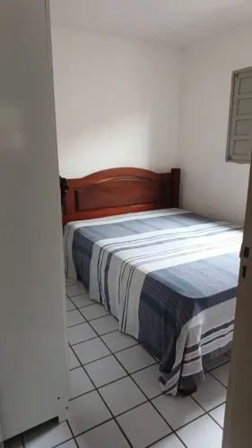 Cama madeira maciça queem