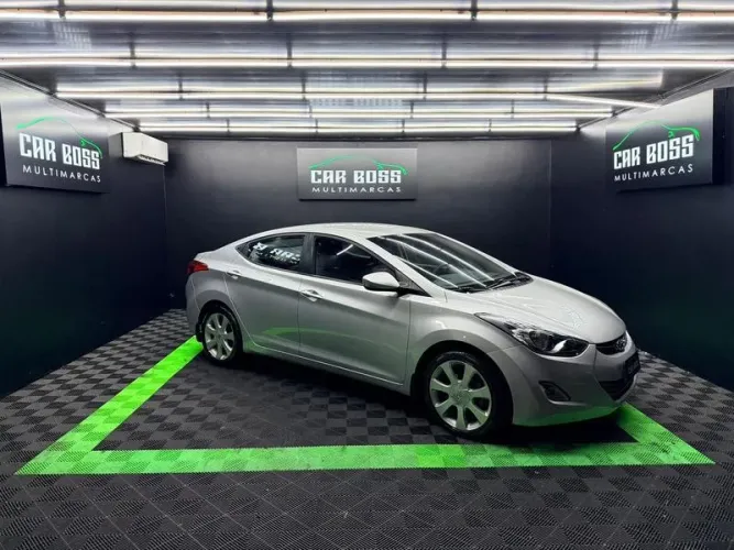 Hyundai Elantra GLS 1.8 16V 2013