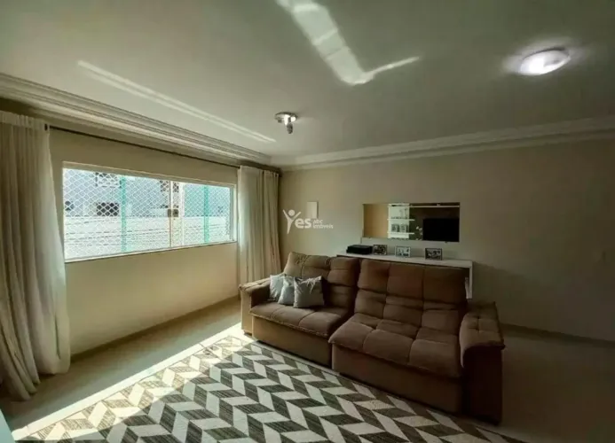 Sobrado a Venda com 3 Dormitórios sendo 1 Suíte, 2 Banheiros, 1Lavatorio, Sala 2 Ambientes