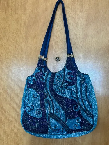 Bolsa nova de festa indiana bordada canutilho e missanga em seda 