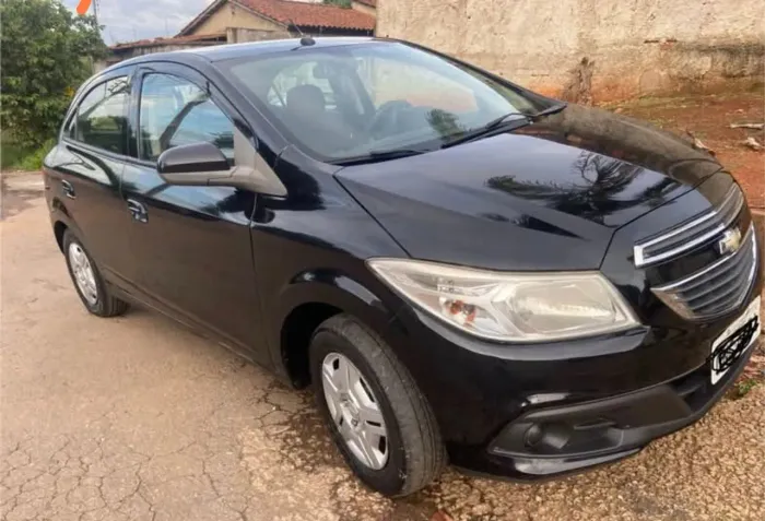 Chevrolet Onix Hatch LT 1.0 8V Flex Power Mec. 4P 2013