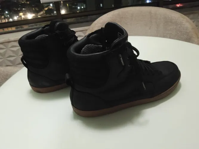 Bota alpinestars impermeável J6
