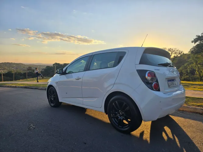 Chevrolet Sonic HB LTZ Effect 1.6 16V Flexp 5P AUT 2014