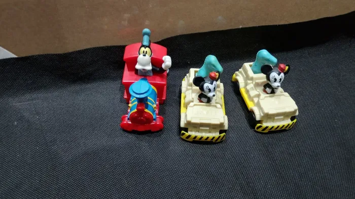 Brinquedos MC e Burguer 