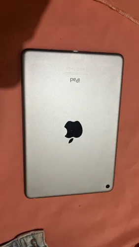 Vende-se iPad mini 4
