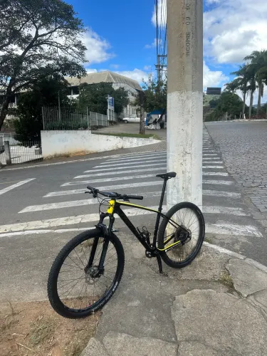 Bike thrust de carbono 