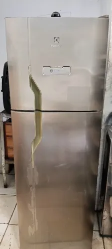 Vendo Geladeira marca Electrolux Frost Free 371 Litros