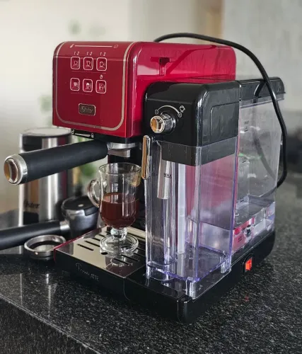 Vendo Cafeteira Oster PrimaLatte Touch 110V