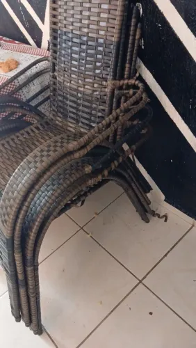 Vende-se, valor 100 cada ela tão bem conservadas..