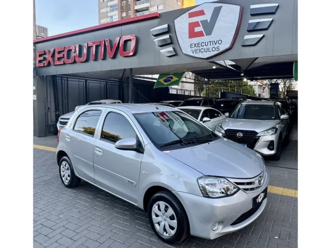 Toyota Etios X 1.3 Flex 16V 5P Mec. 2014