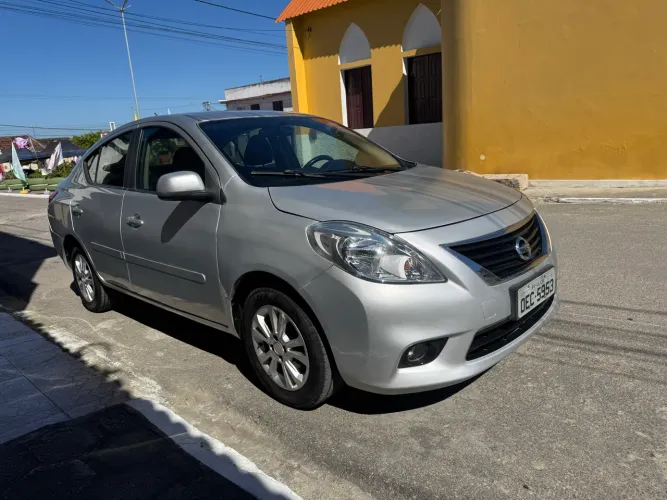 Nissan Versa S 1.6 16V Flex Fuel 4P Mec. 2013