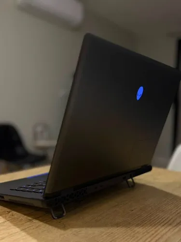  Notebook Alienware M16 R2 | Core Ultra 9 | RTX 4070 | 32GB RAM | Tela QHD+ 240Hz