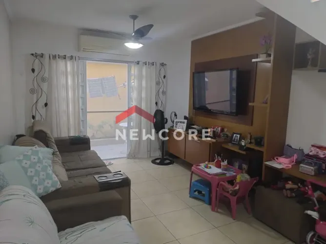 Casa de condomínio em Avenida Mota Lima - Vila Cascatinha - São Vicente/SP
