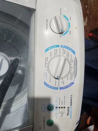 2 máquinas de lavar.    12 kg e 8kg. As duas por 300
