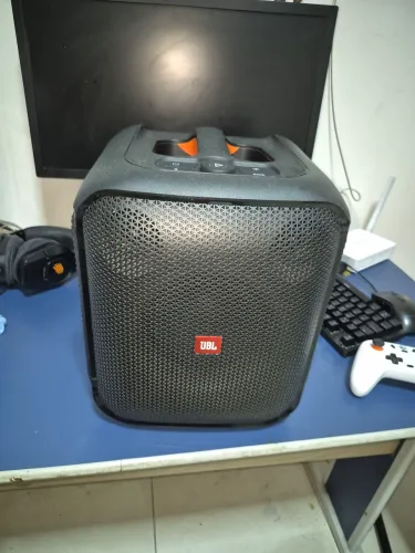 JBL Partybox essential