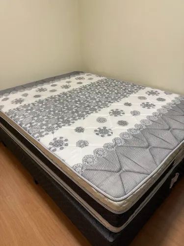 Cama Box - Semi Nova (4 meses de uso)