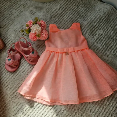 Vestido festa, brilha no escuro, tamanho M 6/9 meses