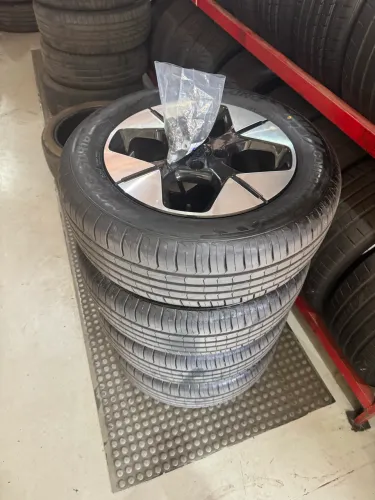 Rodas e pneus GELLY EX2