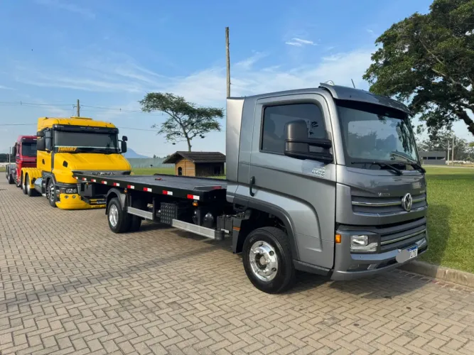 Volkswagen Delivery 9-170 automático plataforma hidráulica facchini