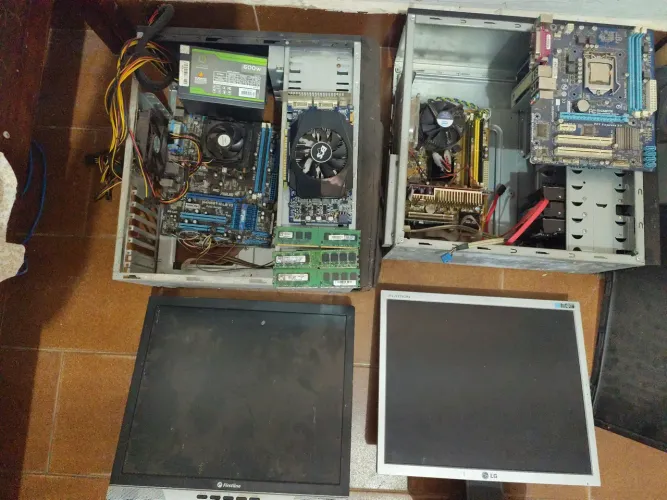 Lote de peças de computador + 2 monitores | ASUS, Gigabyte e Placa de Vídeo