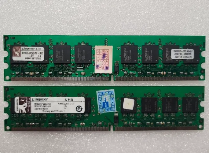 KIT 2GB DDR2 (2X 1GB) KINGSTON 667MHz PARA PC DESKTOP