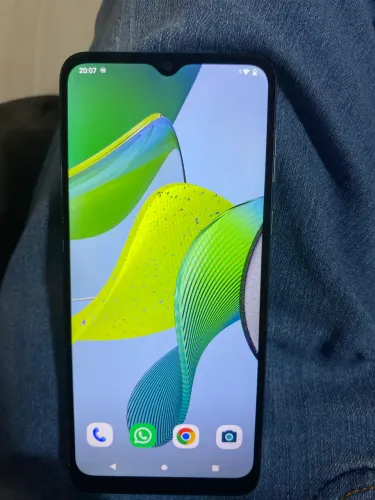 Celular moto E13