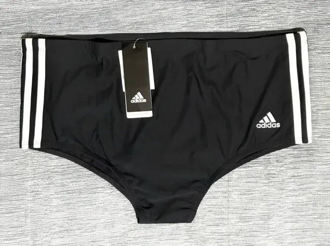Sunga ADIDAS, NOVA. Cor Preto com listras Branca.