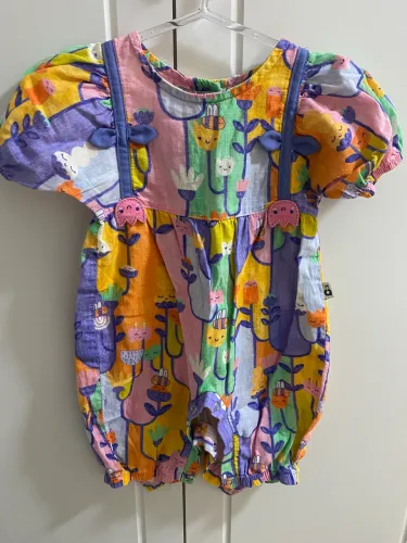 Roupa infantil de menina