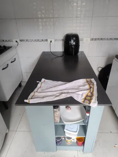 Mesa Com Armário